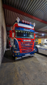 20250330-Tom-Holding-00398 20250330-Tom-Holding-00398